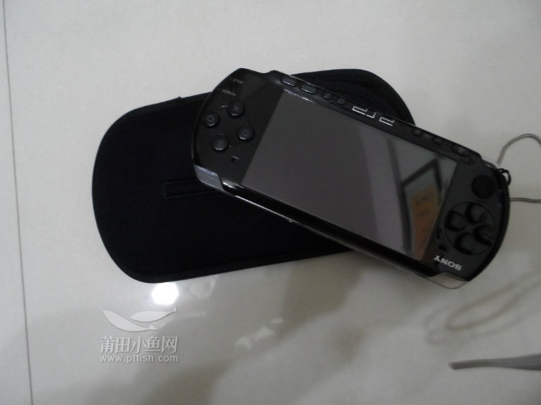 索尼PSP\/PSP3000原装正品PSP游戏机。