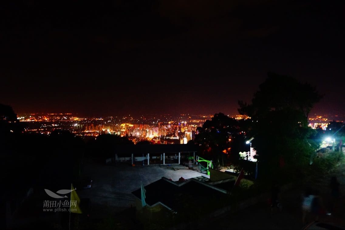 夜登天马山烧烤~美食美景哇咔咔